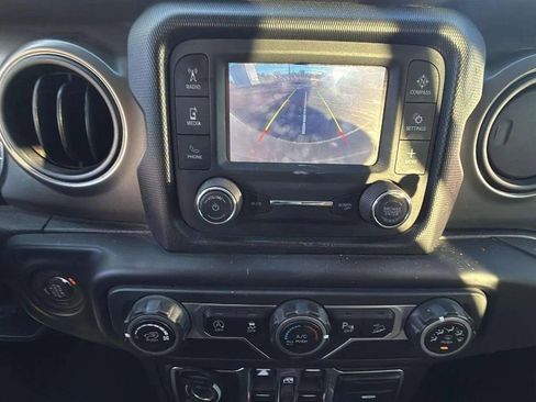 Used 2018 Jeep Wrangler Unlimited Sport S image 17