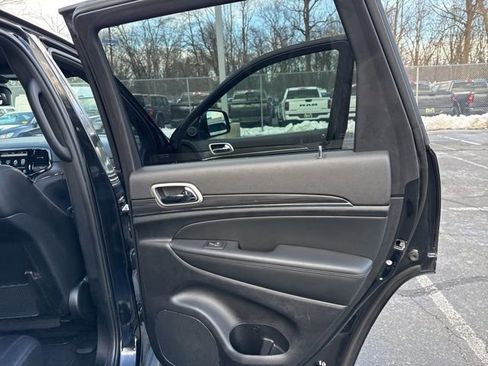 Used 2022 Jeep Grand Cherokee Limited image 33
