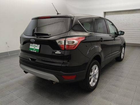 Used 2017 Ford Escape SE FWD image 9