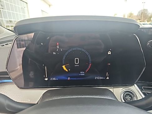 Used 2025 Chevrolet Trax LT w/ LT Convenience Package image 14