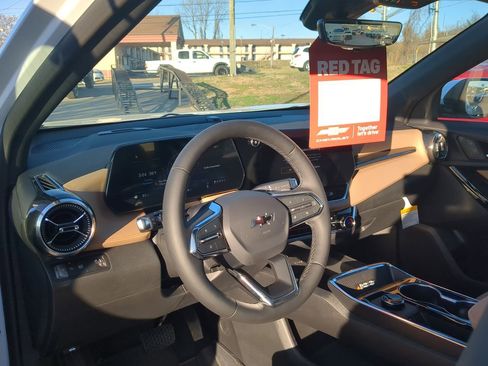 New 2026 Chevrolet Equinox ACTIV w/ Convenience Package III image 10