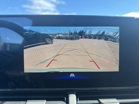 Used 2026 Chevrolet Trax ACTIV w/ Sunroof Package FWD image 17