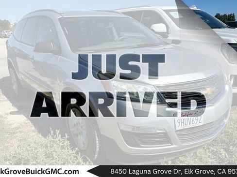 Used 2017 Chevrolet Traverse LS FWD image 1