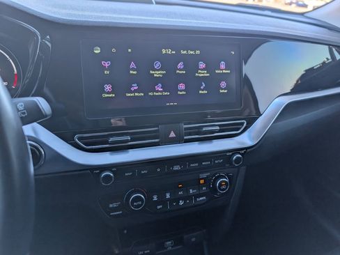 Used 2022 Kia Niro EX Premium image 18