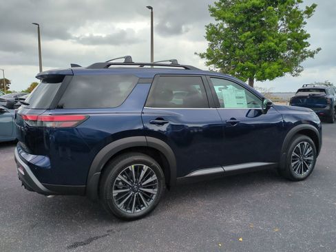 New 2026 Nissan Pathfinder Platinum AWD/4WD image 4