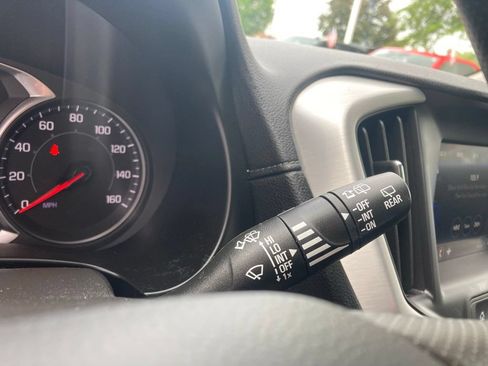 Used 2024 GMC Terrain SLE w/ Driver Convenience Package AWD/4WD image 32