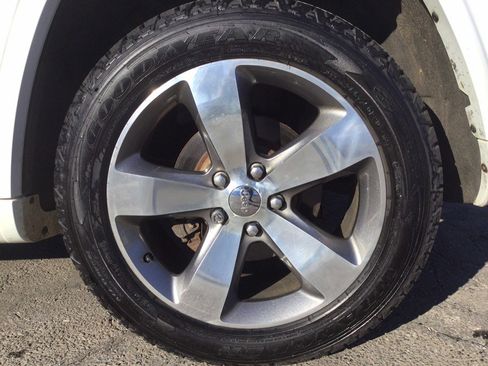 Used 2015 Jeep Grand Cherokee Overland image 37