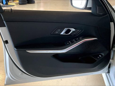 Used 2025 BMW 330i 330i w/ Parking Assistance Package image 10