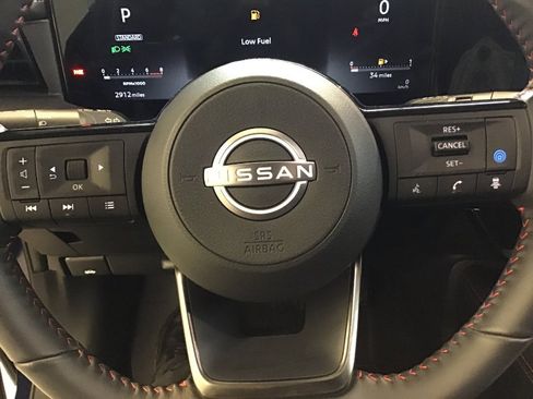 Used 2025 Nissan Kicks SR image 25