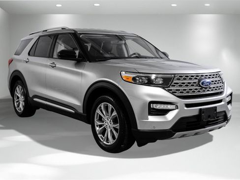 Used 2024 Ford Explorer Limited image 7