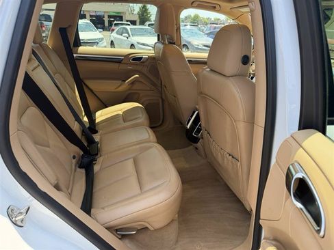 Used 2016 Porsche Cayenne AWD/4WD image 13
