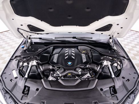 Certified 2022 BMW 750i xDrive AWD/4WD image 32