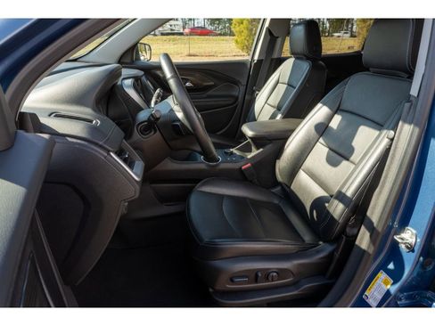 Used 2024 GMC Terrain SLT image 11