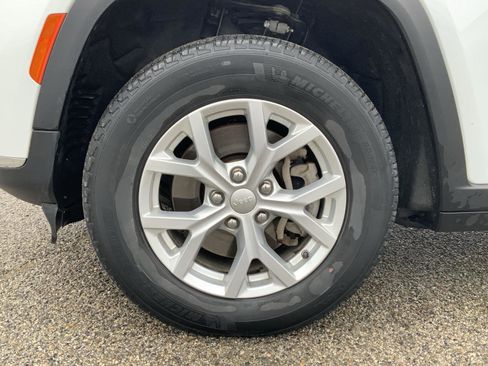 Used 2023 Jeep Grand Cherokee L Limited image 14