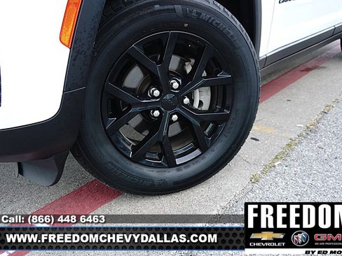 Used 2024 Jeep Grand Cherokee Altitude RWD image 42