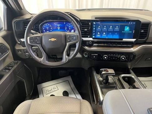 Used 2023 Chevrolet Silverado 1500 LT AWD/4WD image 17