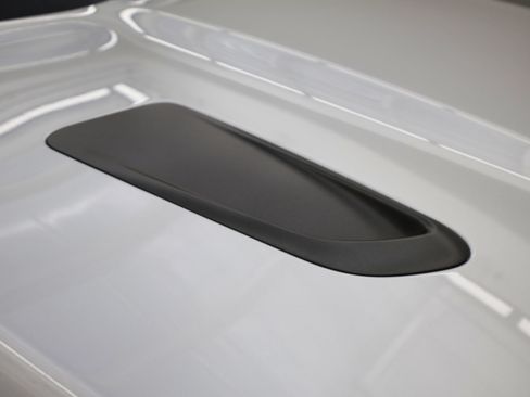 Used 2020 Jaguar F-PACE SVR image 16