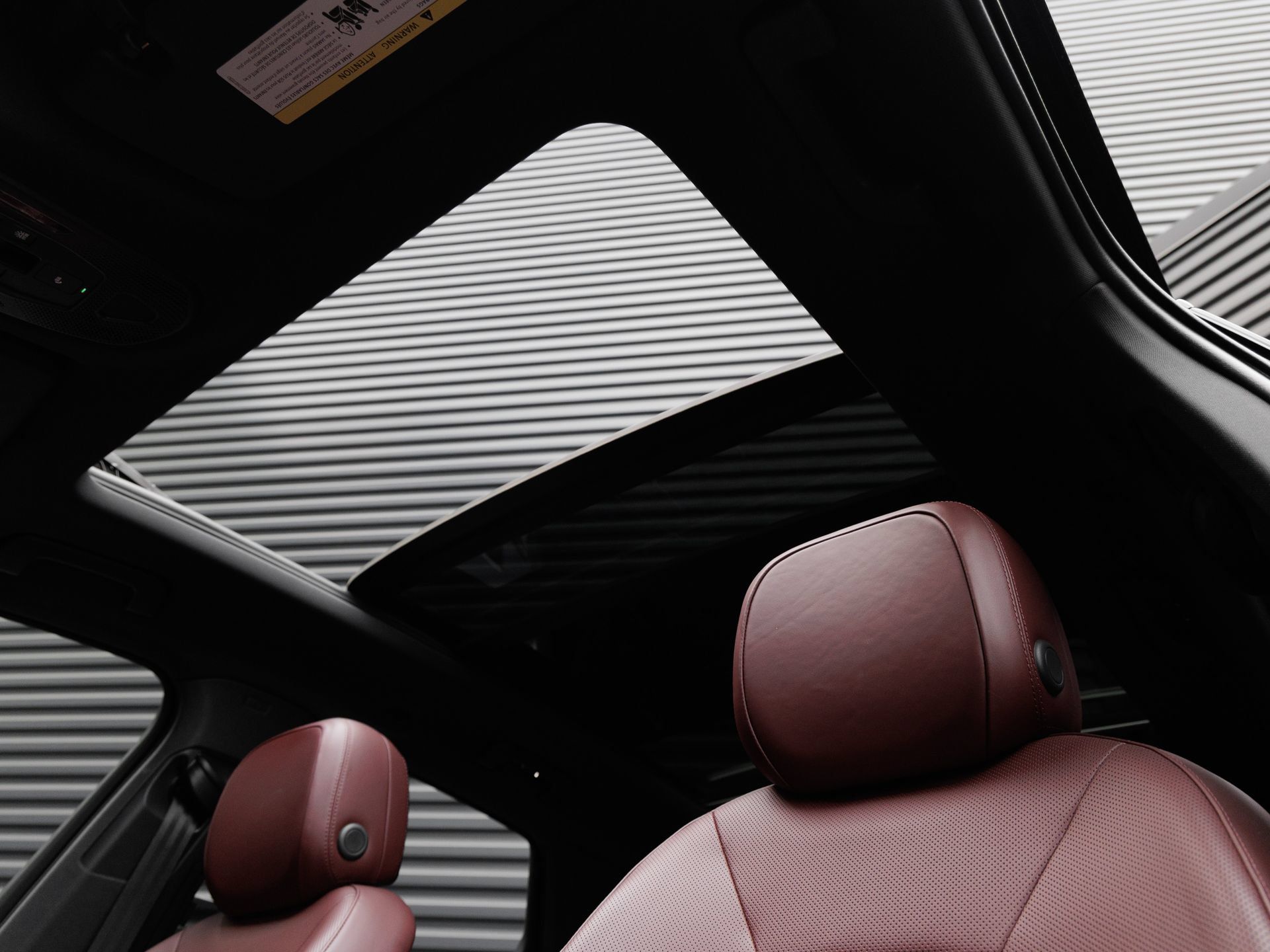 Certified 2025 Porsche Cayenne E-Hybrid AWD/4WD image 15