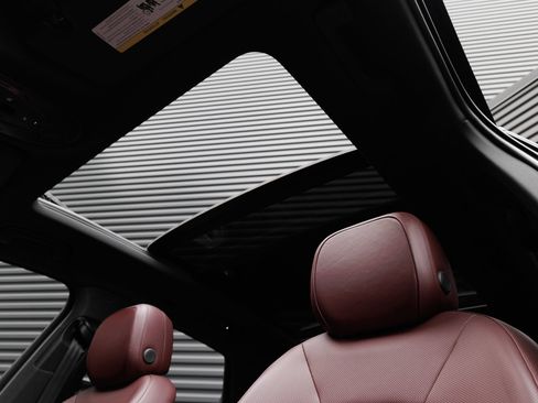 Certified 2025 Porsche Cayenne E-Hybrid AWD/4WD image 15