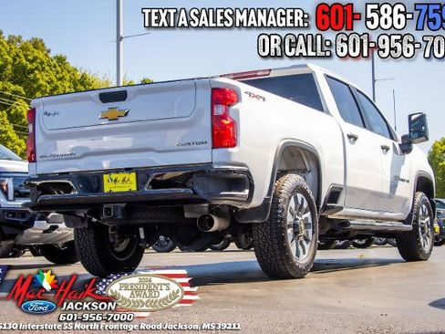 Used 2025 Chevrolet Silverado 2500 Custom w/ Custom Value Package AWD/4WD image 5