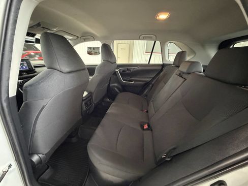 Used 2020 Toyota RAV4 LE image 32