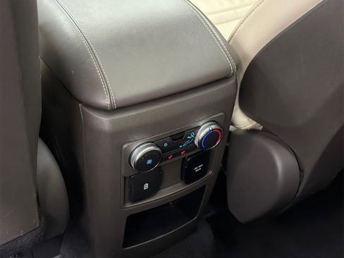 Used 2020 Ford Explorer Platinum w/ Premium Technology Package image 20