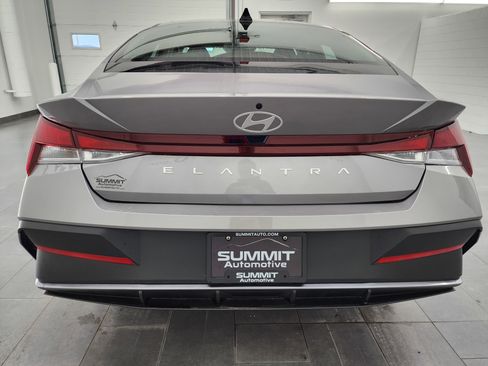 Used 2024 Hyundai Elantra SE image 26
