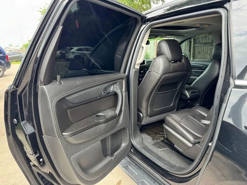 Used 2017 Chevrolet Traverse LT FWD image 17