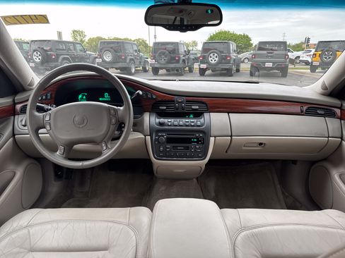 Used 2000 Cadillac De Ville w/ Comfort/Convenience Pkg FWD image 28