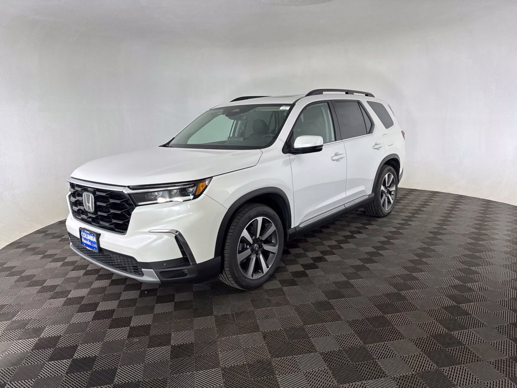 Certified 2025 Honda Pilot Touring image 4