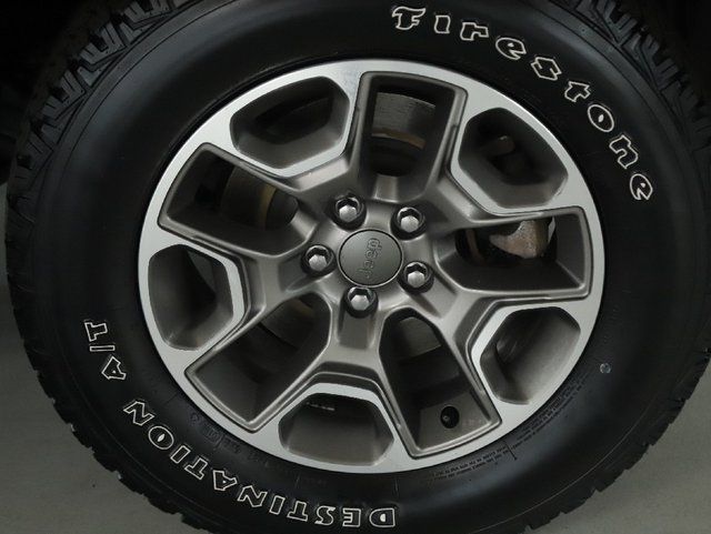 Used 2022 Jeep Cherokee Trailhawk w/ Comfort/Convenience Group AWD/4WD image 38