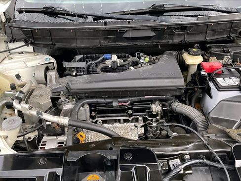 Used 2016 Nissan Rogue SV w/ SV Premium Package FWD image 32
