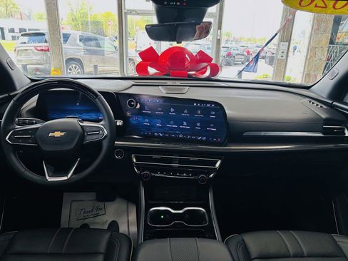 Used 2026 Chevrolet Traverse High Country FWD image 38