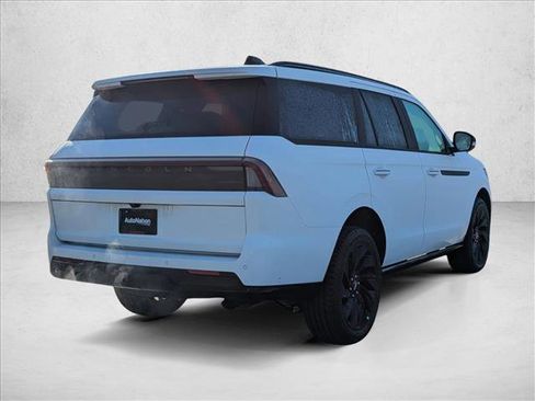 New 2025 Lincoln Navigator Reserve w/ Jet Appearance Package image 8
