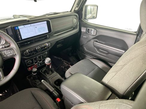 Used 2024 Jeep Wrangler Unlimited Rubicon w/ Convenience Group image 22