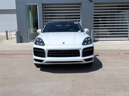 Used 2020 Porsche Cayenne Turbo AWD/4WD image 3