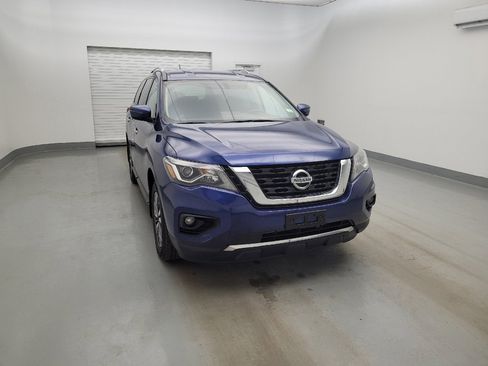 Used 2017 Nissan Pathfinder SV AWD/4WD image 14