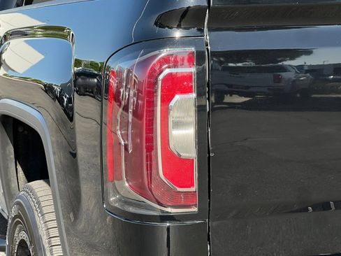 Used 2018 GMC Sierra 1500 SLT w/ All Terrain Package AWD/4WD image 37