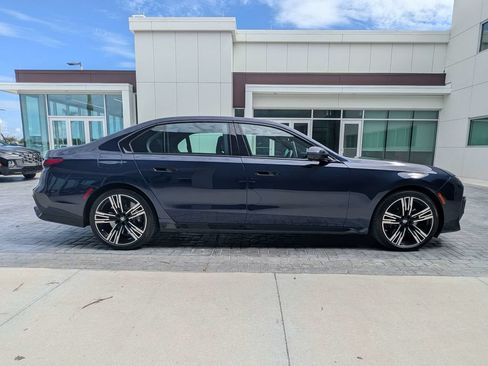 Used 2024 BMW 760i xDrive w/ Executive Package AWD/4WD image 3