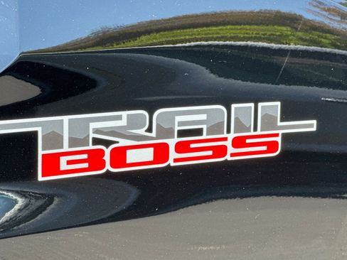 Used 2026 Chevrolet Colorado Trail Boss AWD/4WD image 47