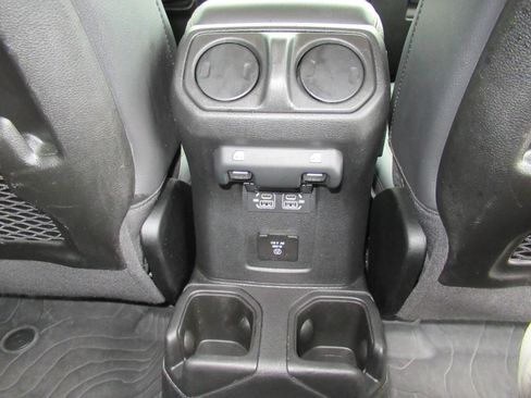 Used 2025 Jeep Gladiator Sport AWD/4WD image 36