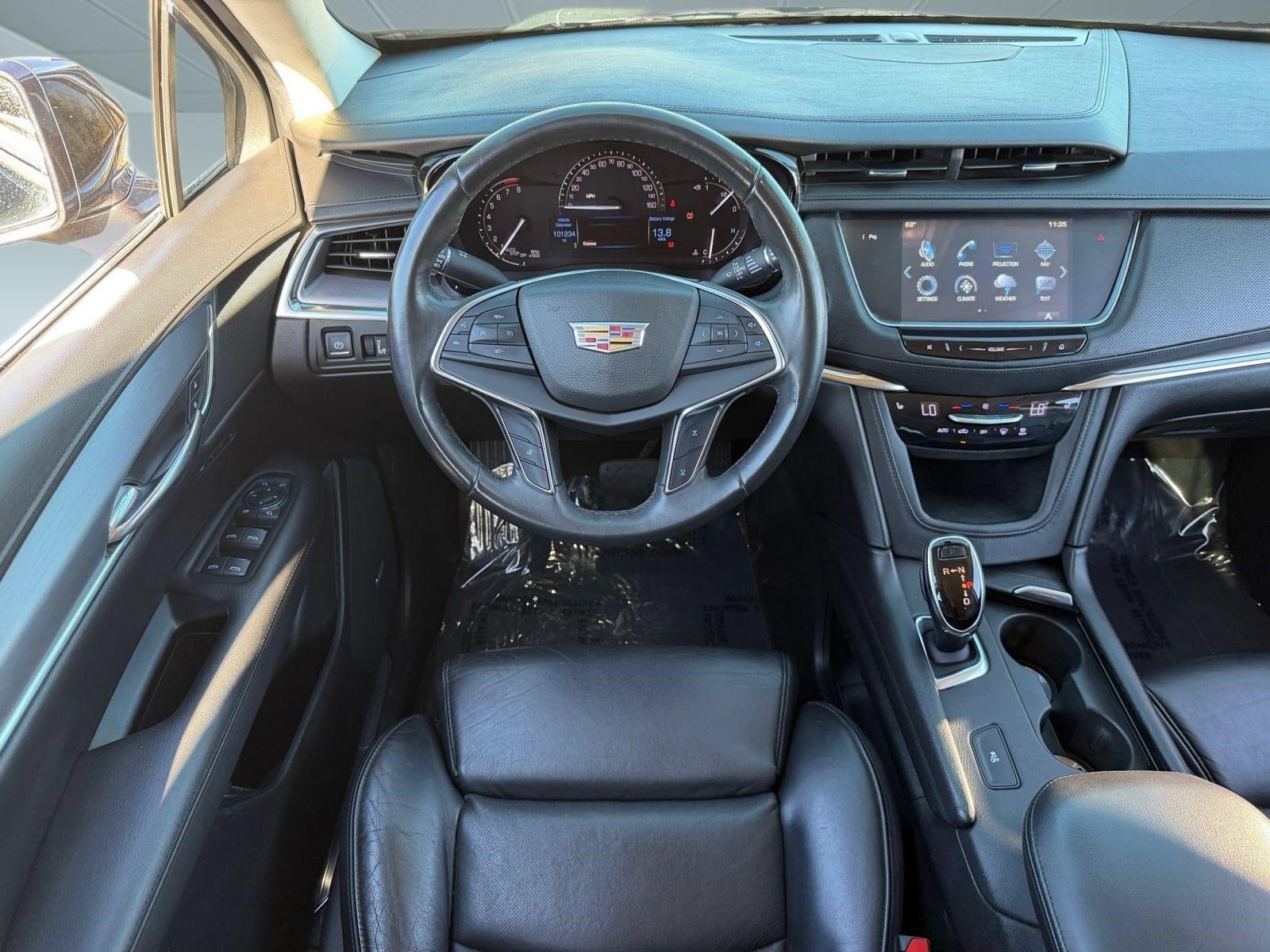 Used 2017 Cadillac XT5 Luxury FWD image 4