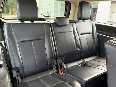 Used 2023 Ford Expedition Max XLT image 22