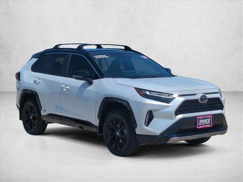 Used 2025 Toyota RAV4 XSE w/ Advanced Technology Package AWD/4WD image 3