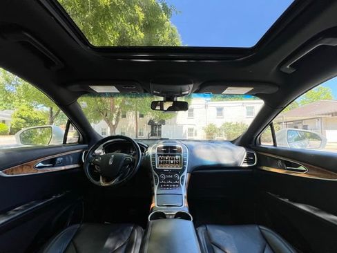 Used 2016 Lincoln MKX Reserve w/ Technology Package FWD image 24