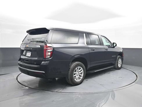 Used 2024 Chevrolet Suburban LT image 8