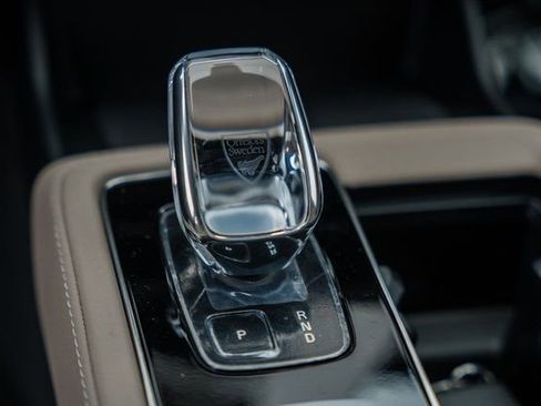 New 2026 Volvo XC90 B6 Plus w/ Protection Package Premier image 24