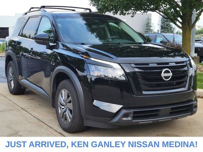 Certified 2025 Nissan Pathfinder SV w/ Black Appearance Package