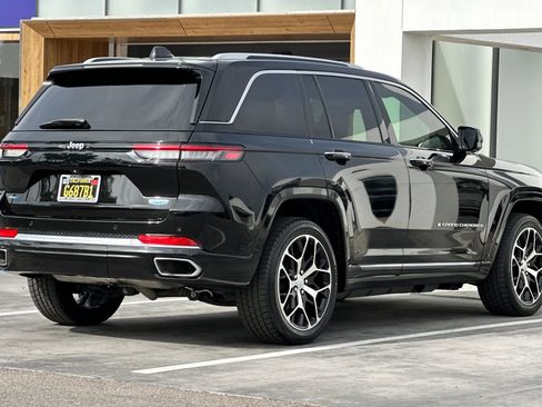 Used 2022 Jeep Grand Cherokee Summit image 4