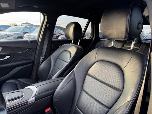 Used 2022 Mercedes-Benz GLC 300 4MATIC image 22